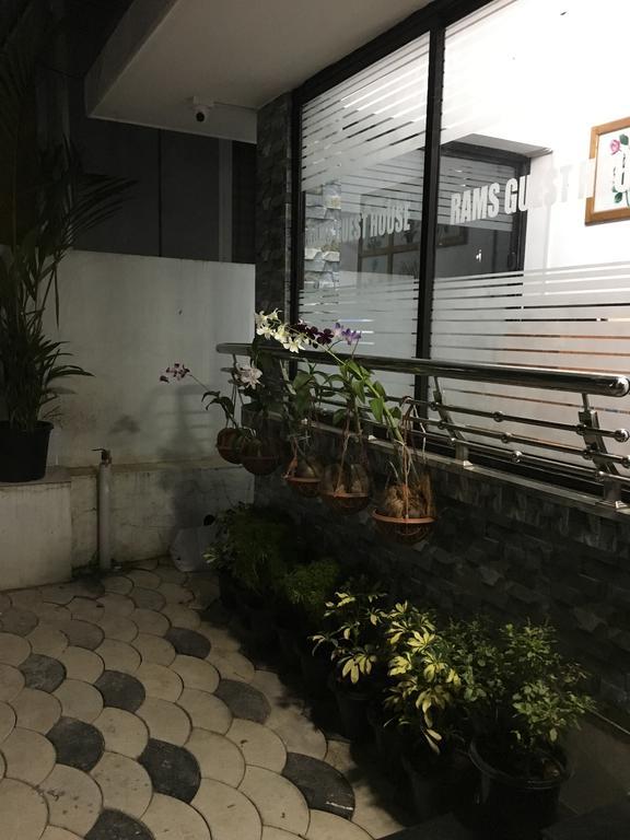Rams Guest House Near Lulu Mall Тривандрум Экстерьер фото